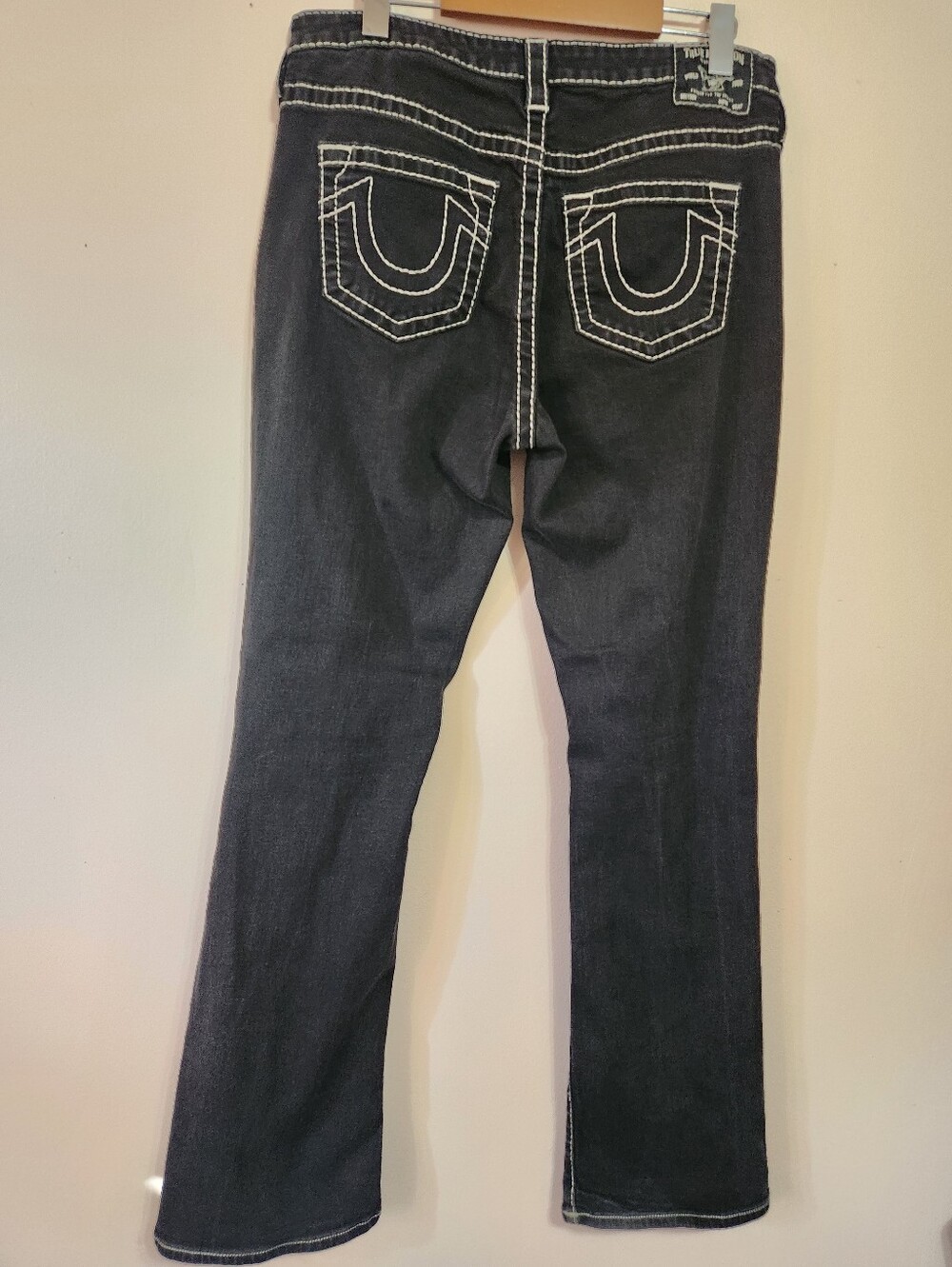 True Religion Becca Mid Rise Bootcut Big T Black Distressed Contrast Stitch Jean - Picture 4 of 14